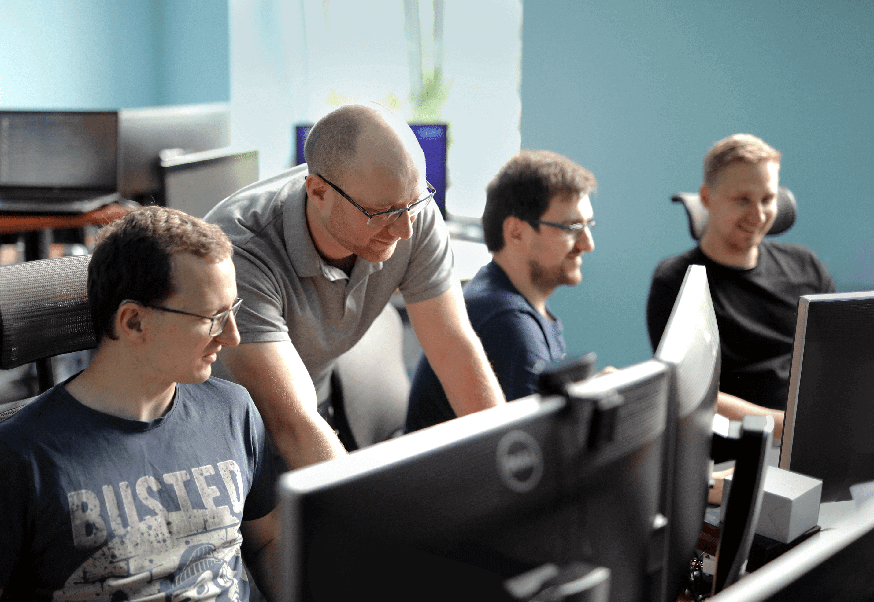 Optymalizuj procesy edukacyjne dzięki opartym na chmurze, konfigurowalnym systemom zarządzania nauką (LMS). Dzięki takim systemom, możesz efektywnie dostarczać, monitorować i zarządzać swoimi programami szkoleniowymi i kursami online.